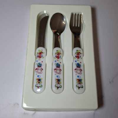 قاشق و چنگال و کارد نوزاد